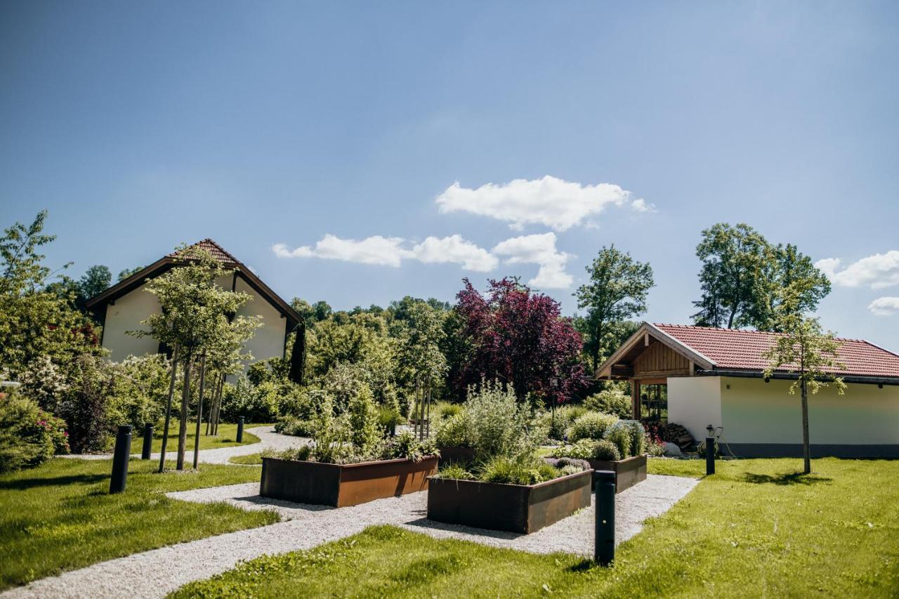 Angermuehle Landgasthof Altenmarkt an der Alz Екстериор снимка