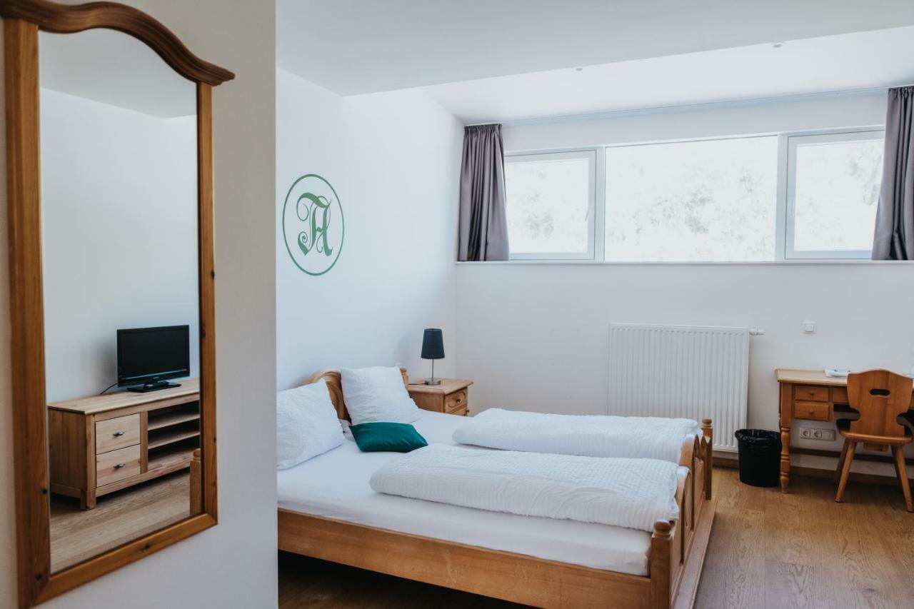Angermuehle Landgasthof Altenmarkt an der Alz Екстериор снимка